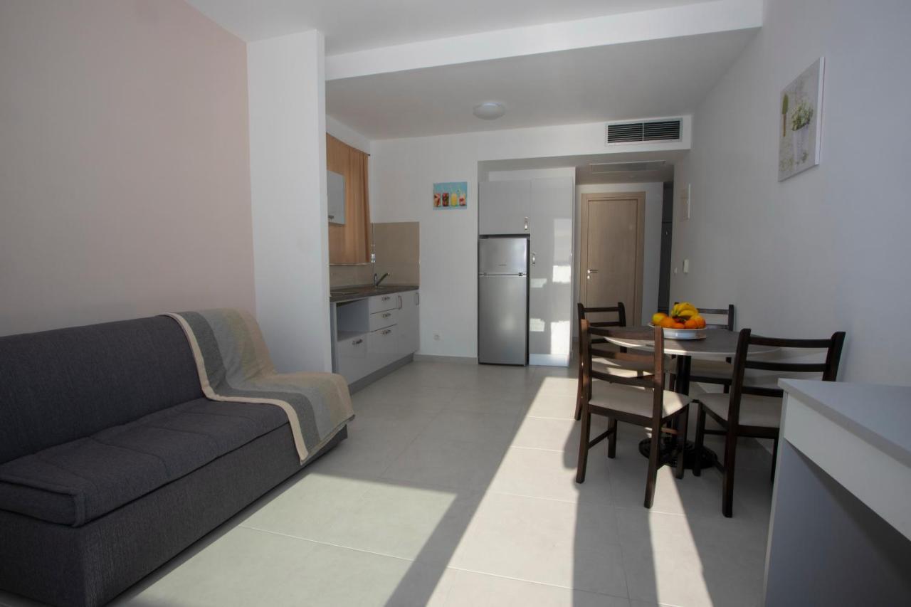 Apartments Medvidovic Башка-Вода Екстер'єр фото