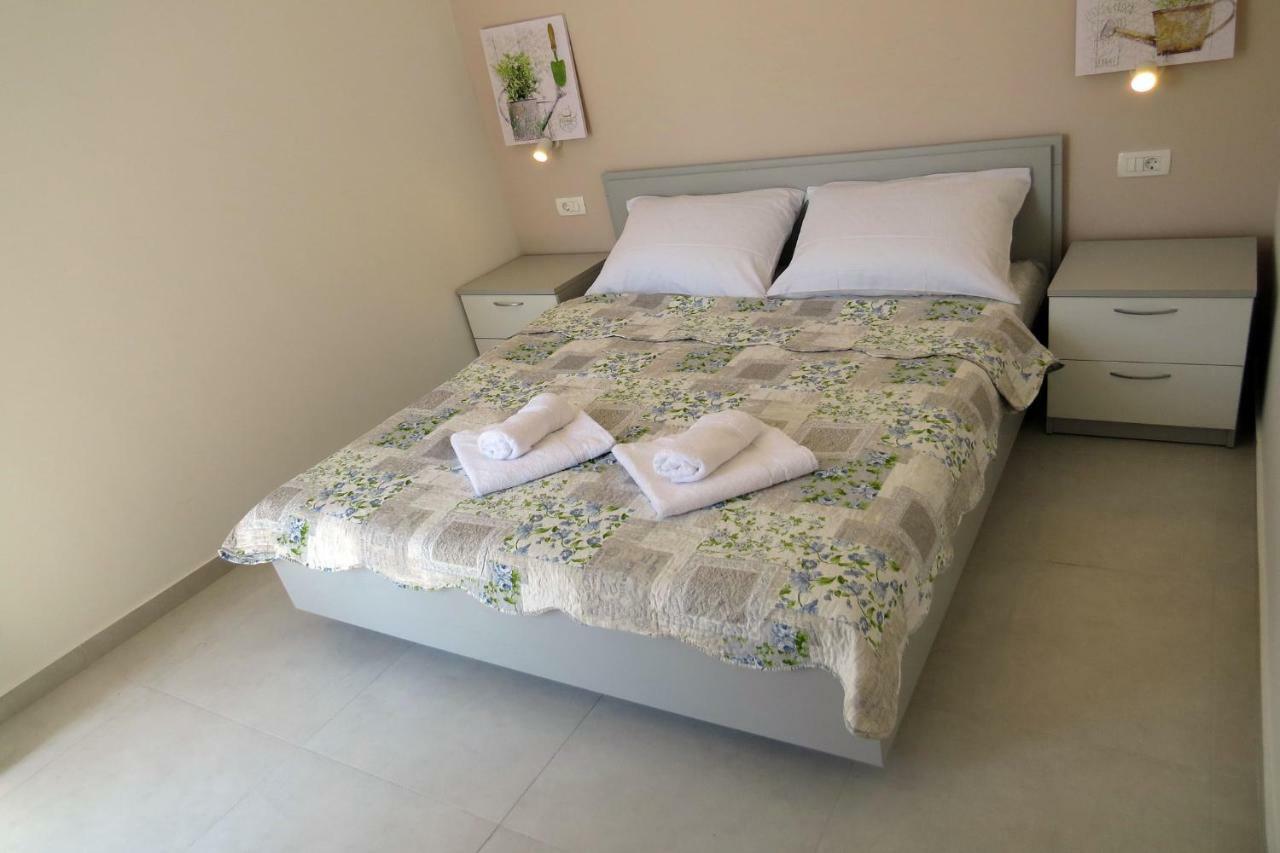 Apartments Medvidovic Башка-Вода Екстер'єр фото